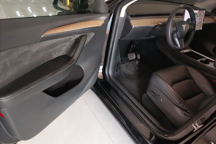 Tesla Model Y 2021 #16 Tesla Model Y 2021 car image #16