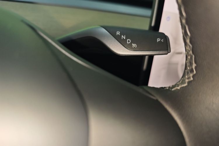 Tesla Model Y 2022 #14 Tesla Model Y 2022 car image #14