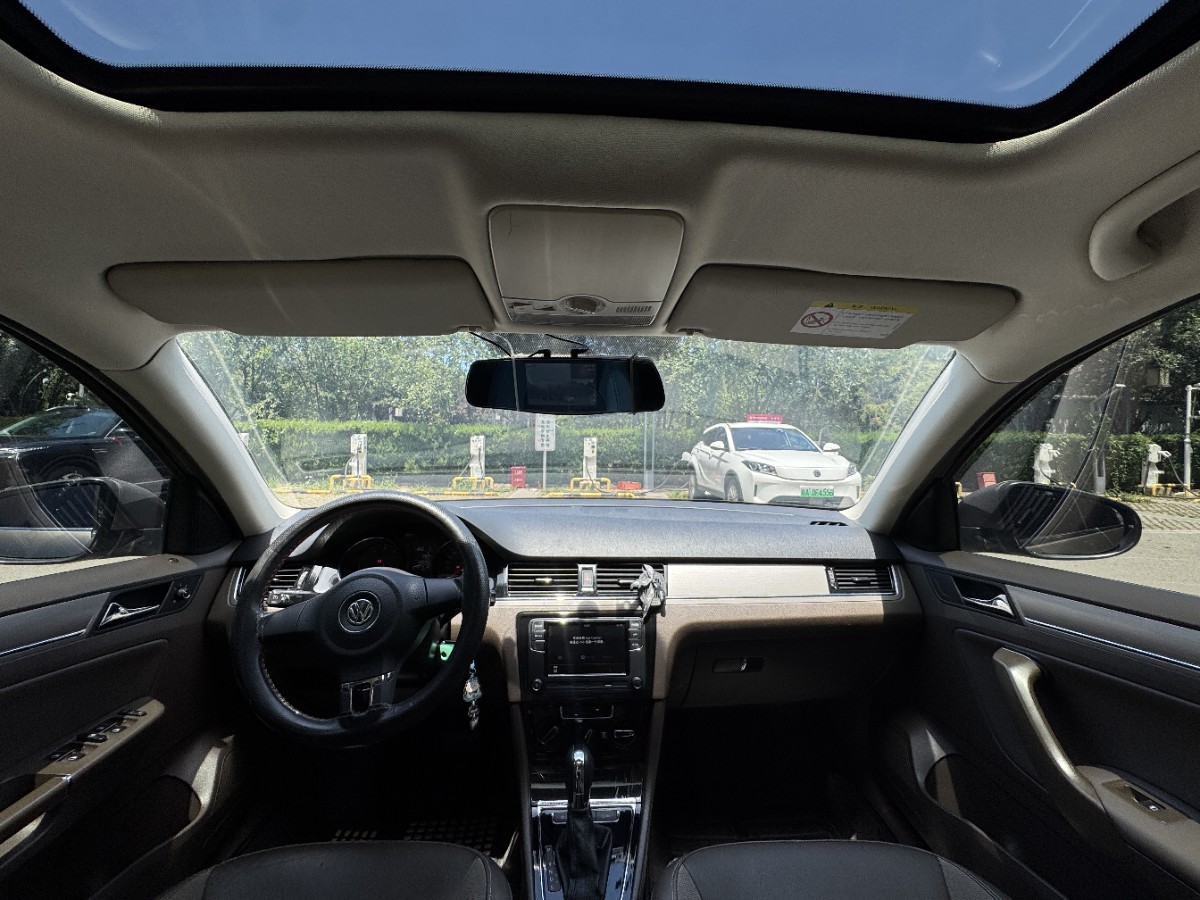 Volkswagen Bora 2015 car image #4