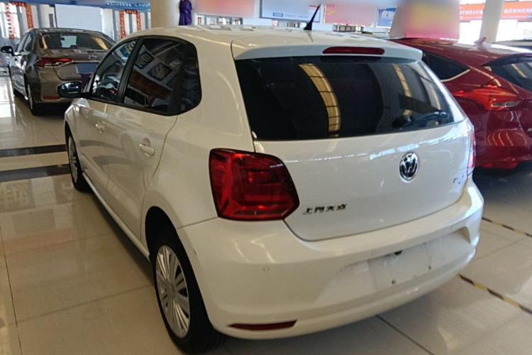 Volkswagen Polo 2018 car image #5