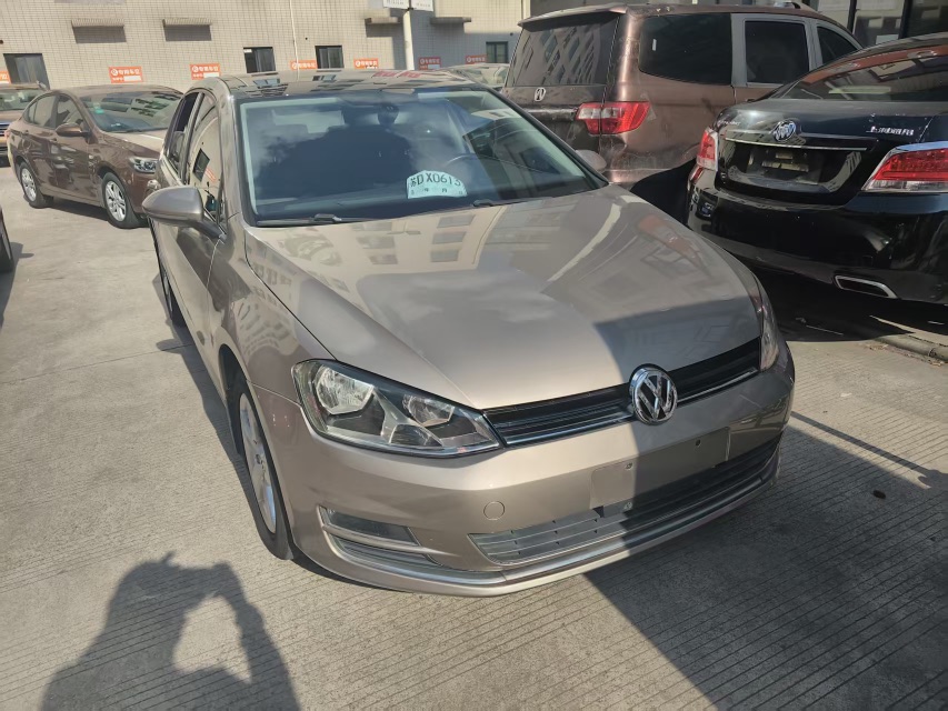 Volkswagen Golf 2014 car image 