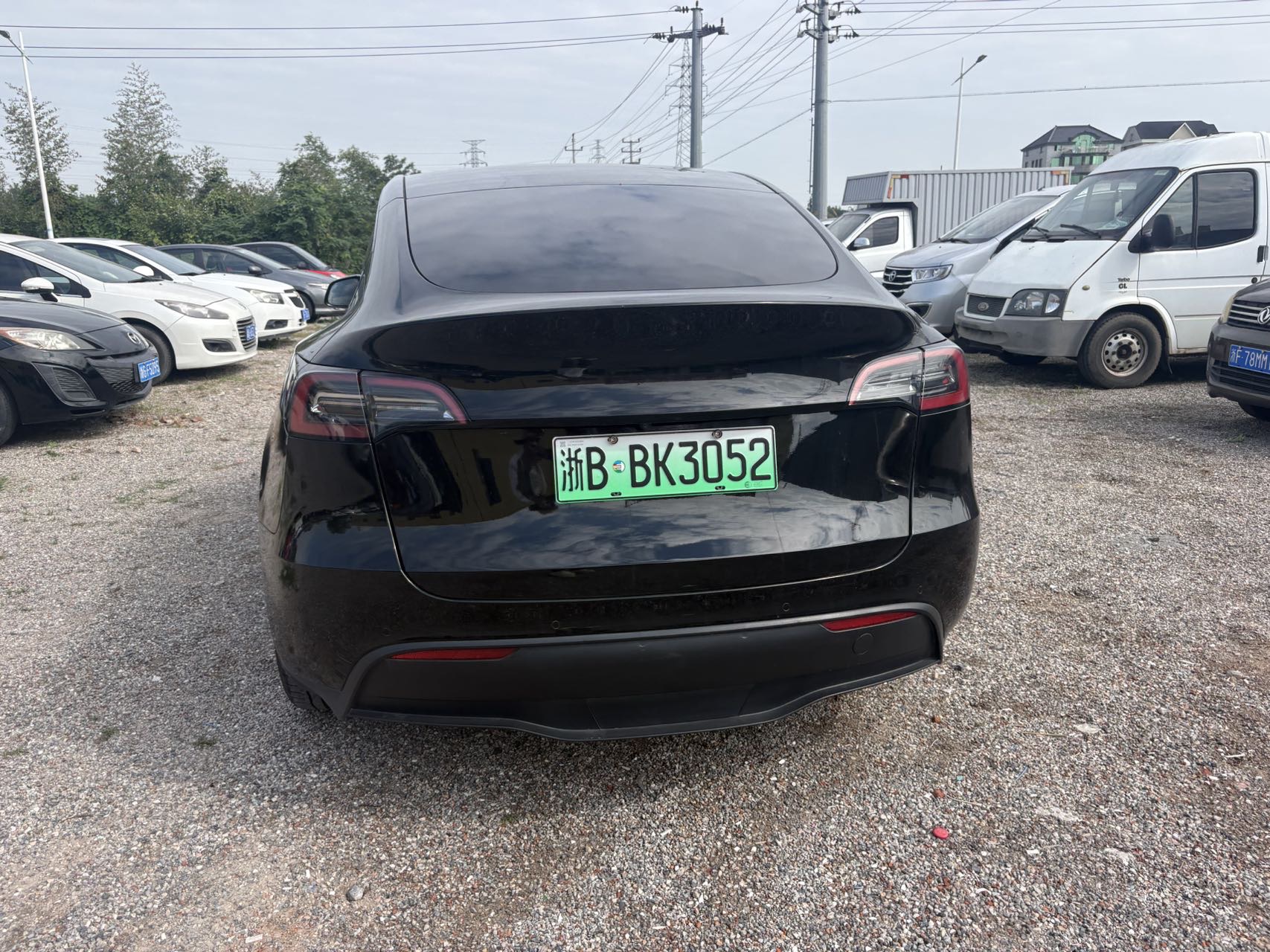 Tesla Model Y 2023 car image #4