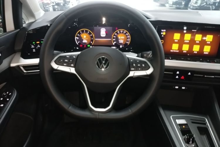 Volkswagen Golf 2025 #11 Volkswagen Golf 2025 car image #11