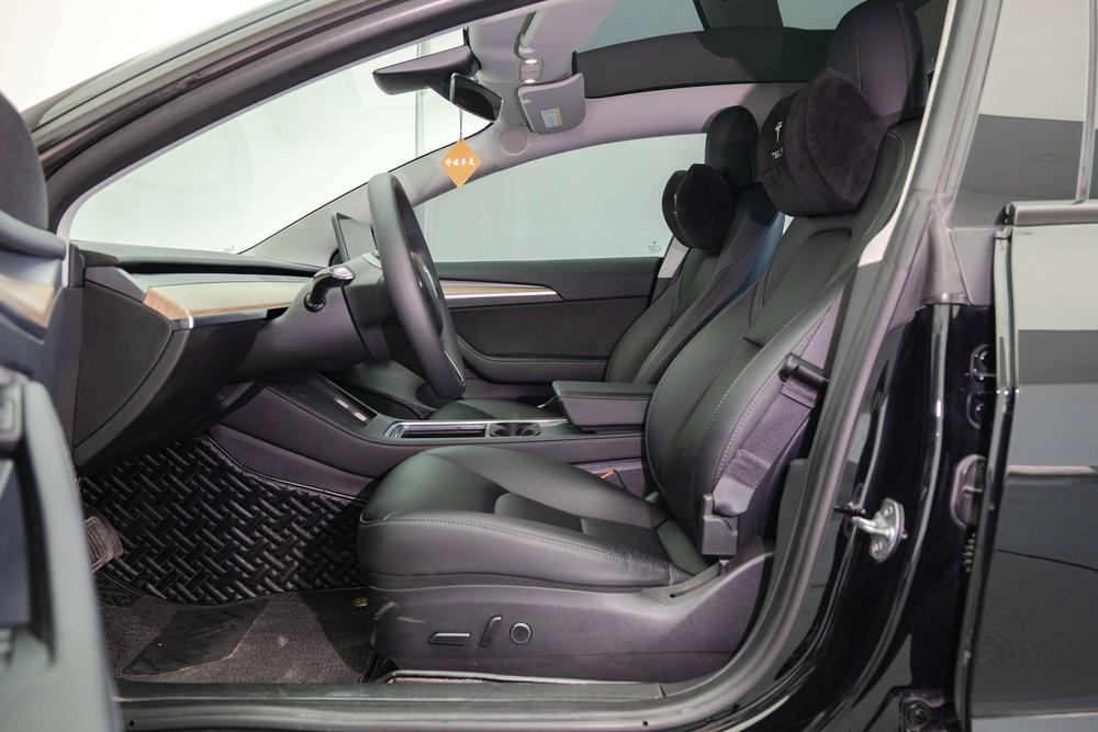 Tesla Model 3 2023 car image #20