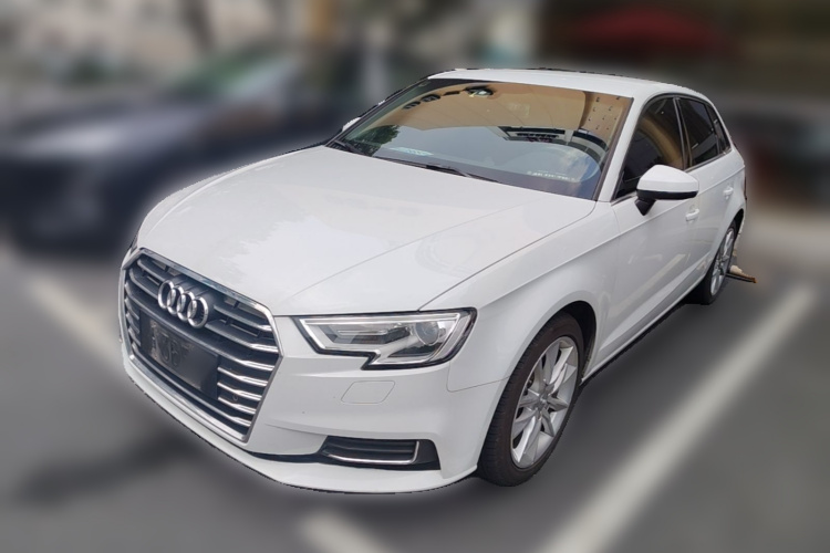 Audi A3 2018 car image #2