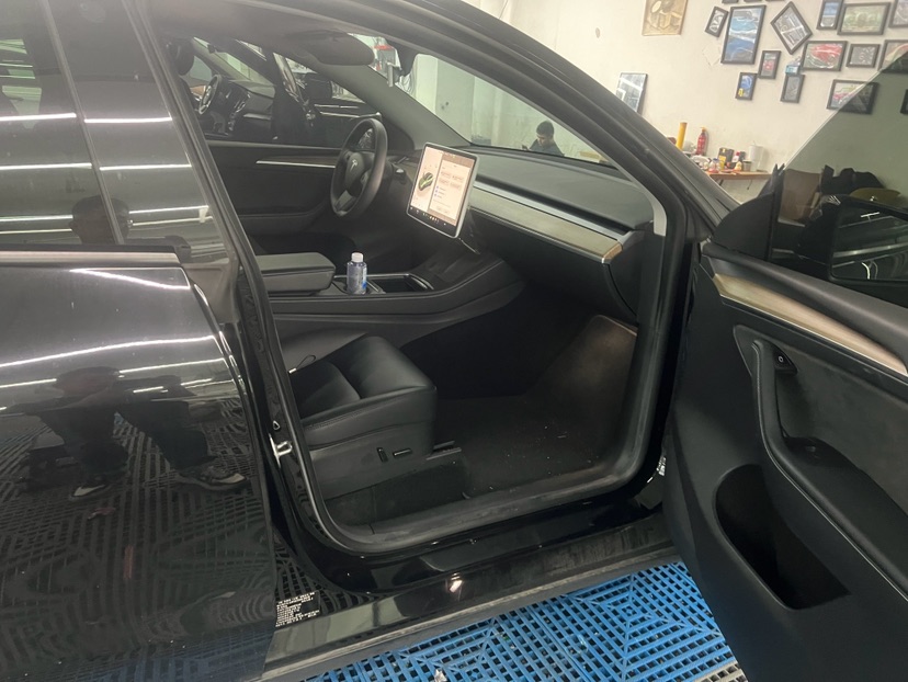 Tesla Model Y 2022 car image #4
