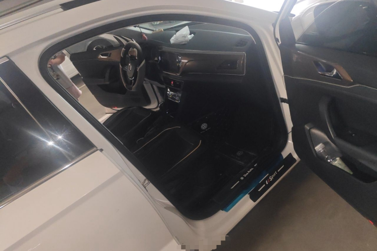Volkswagen Tharu 2021 car image #22