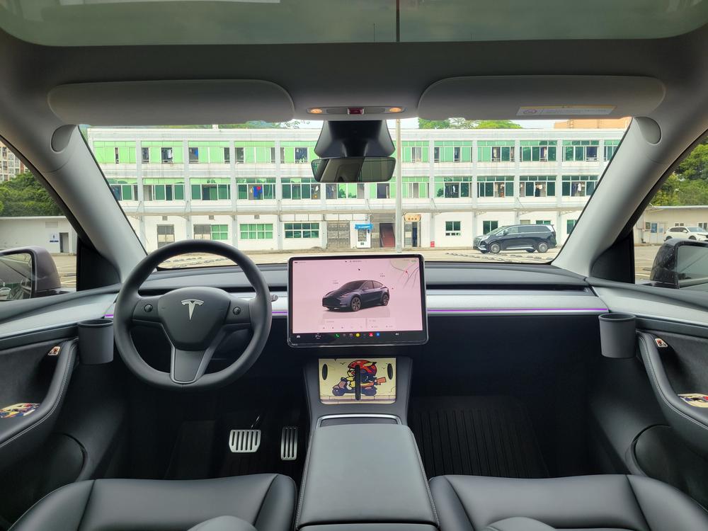 Tesla Model Y 2024 car image #12