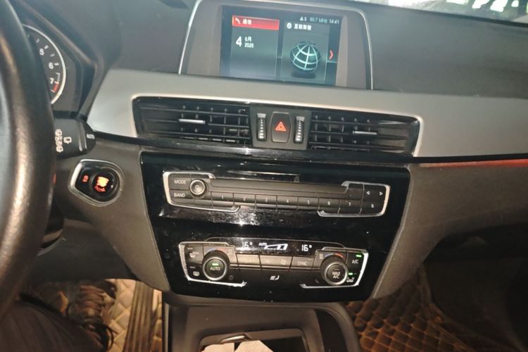 BMW X1 2018 car image #13