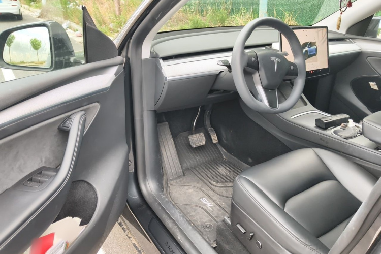 Tesla Model Y 2024 #13 Tesla Model Y 2024 immagine di auto #13