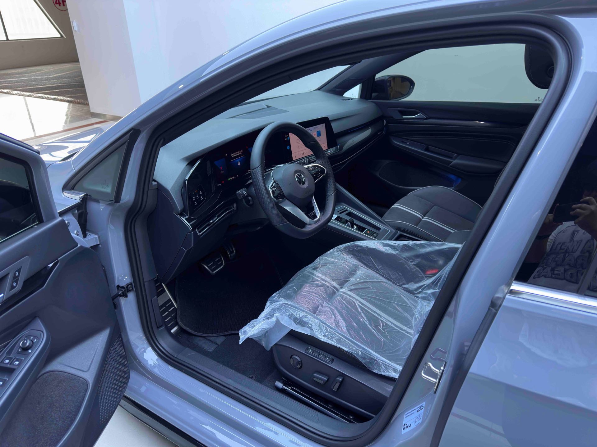 2023 car image #4