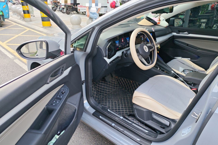 Volkswagen Golf 2023 #9 Volkswagen Golf 2023 car image #9