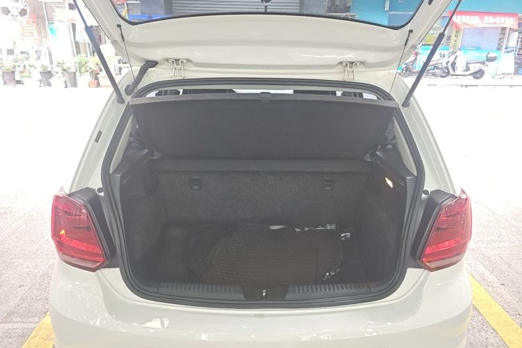 Volkswagen Polo 2017 car image #21