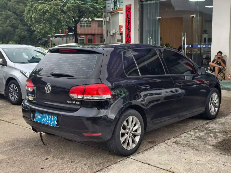 Volkswagen Golf 2012 car image #4