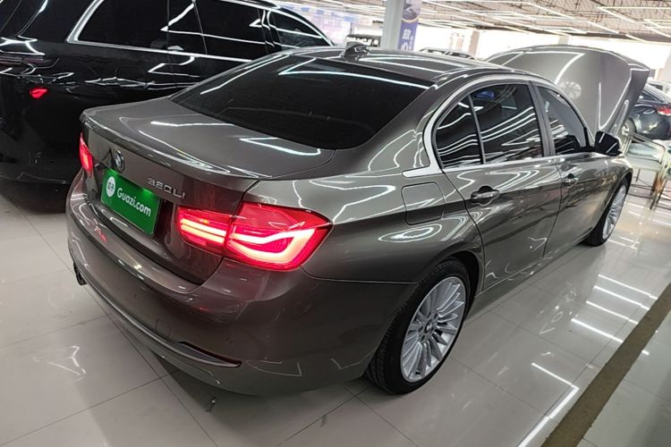 BMW 3 Series 2018 car image #7