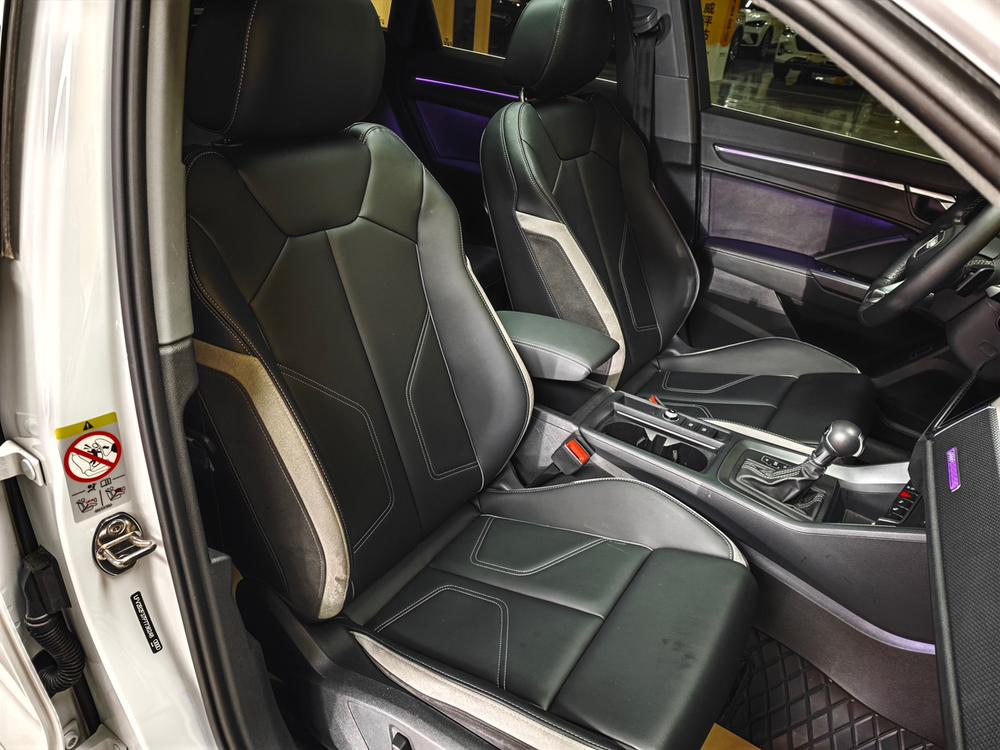 Audi Q3 2023 car image #11