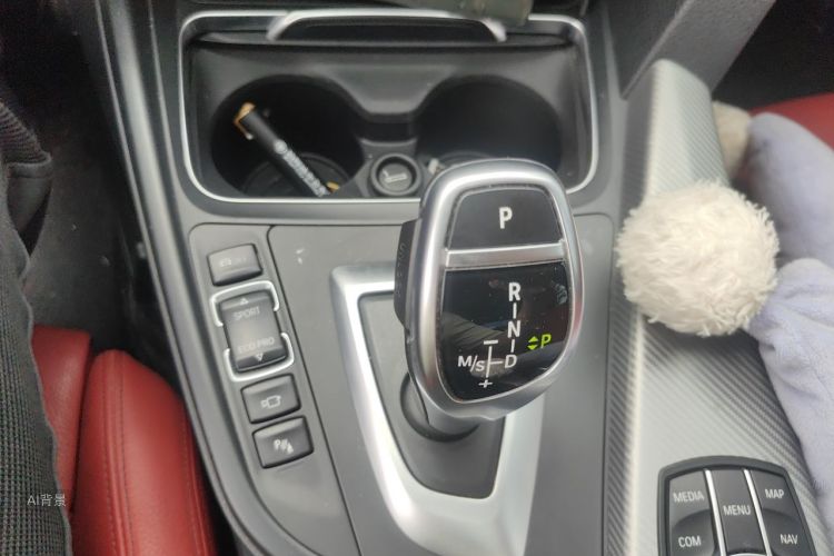 BMW 3 Series 2019 #16 BMW 3 Series 2019 car image #16