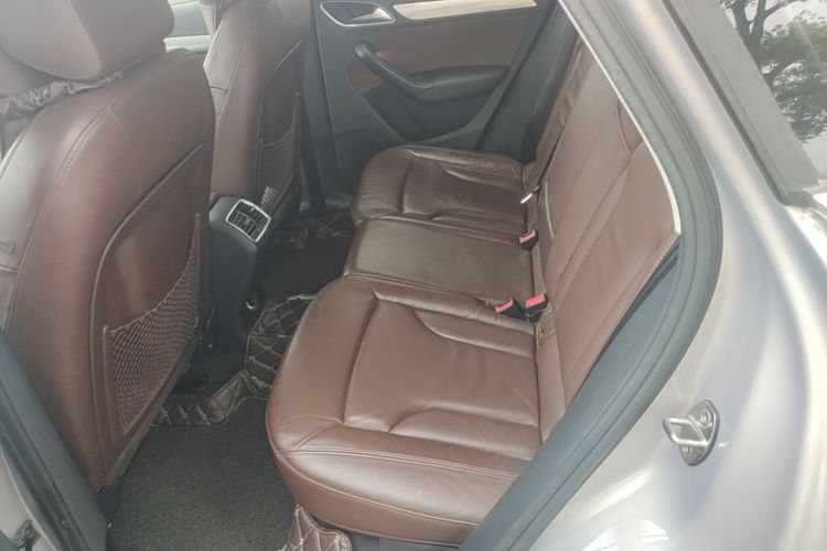Audi Q3 2015 car image #17