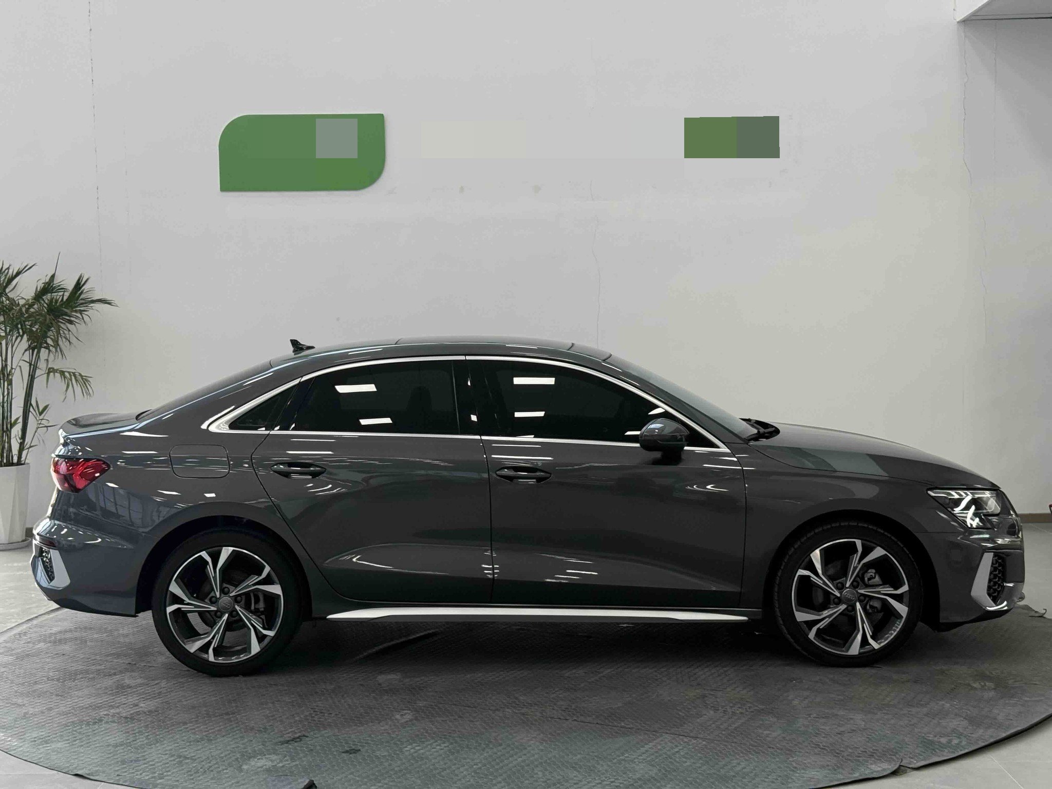 2022 immagine di auto #4