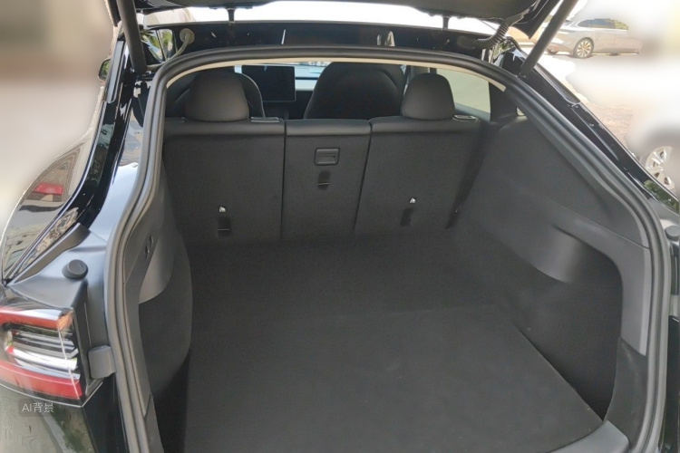 Tesla Model Y 2023 #21 Tesla Model Y 2023 car image #21