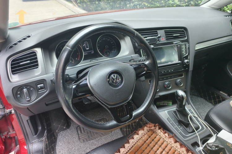 Volkswagen Golf 2015 car image #11