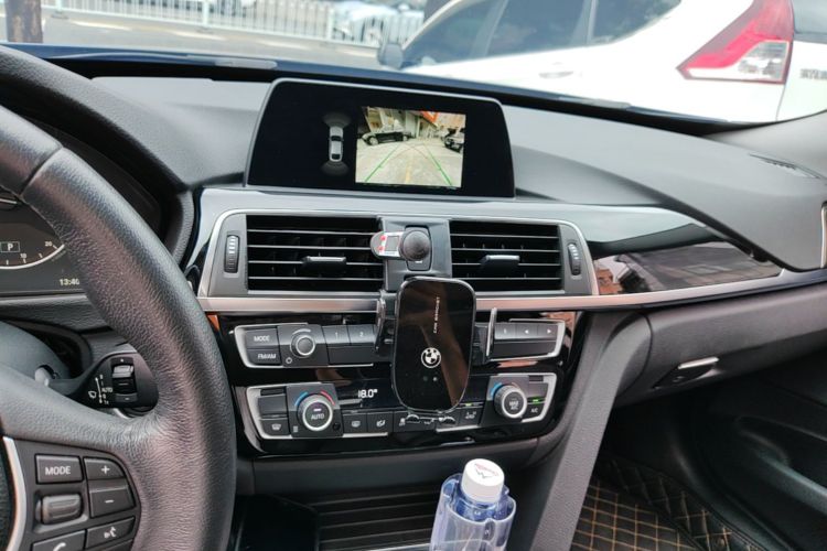 BMW 3 Series GT 2019 imagem de carro #13