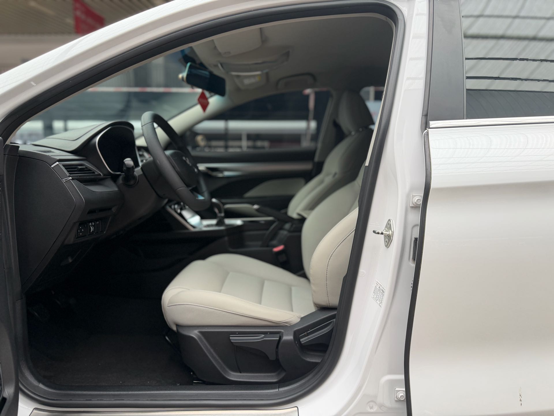 GEELY Binray 2018 car image #11
