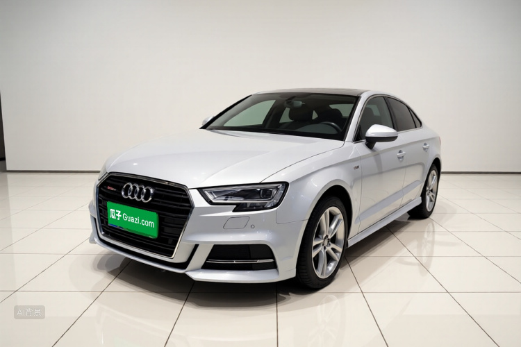 Audi A3 2019 car image #2