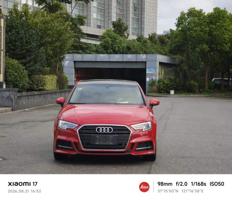 Audi A3 2018 car image #2