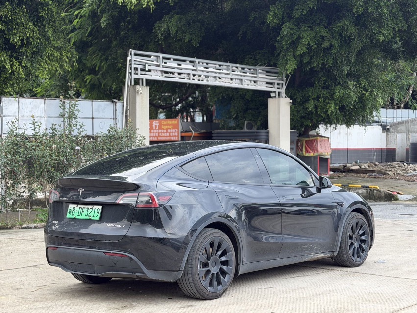 Tesla Model Y 2021 #4 Tesla Model Y 2021 car image #4