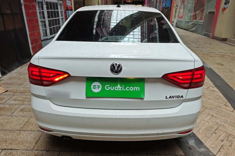 Volkswagen Lavida 2017 car image #6