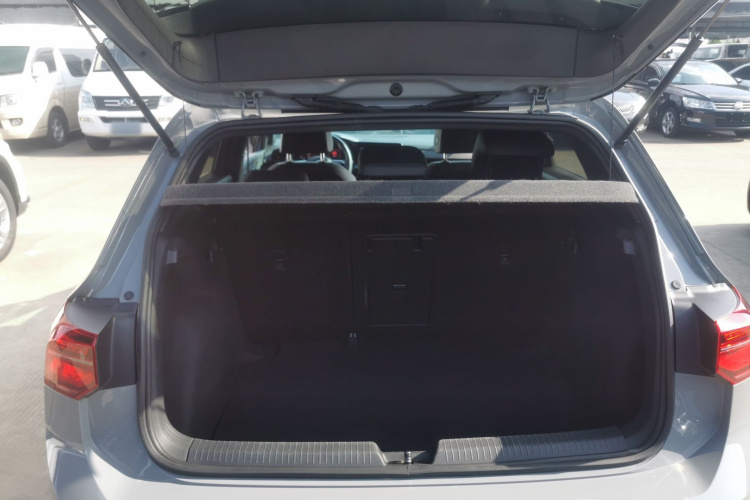 Volkswagen Golf 2021 imagem de carro #19