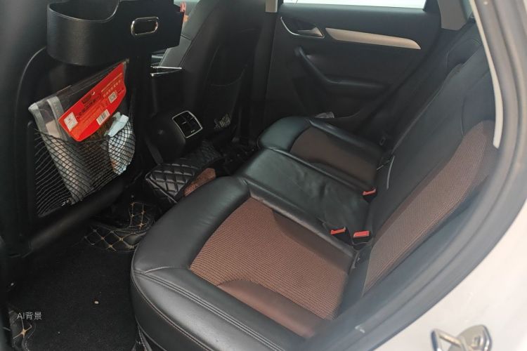 Audi Q3 2017 car image #19