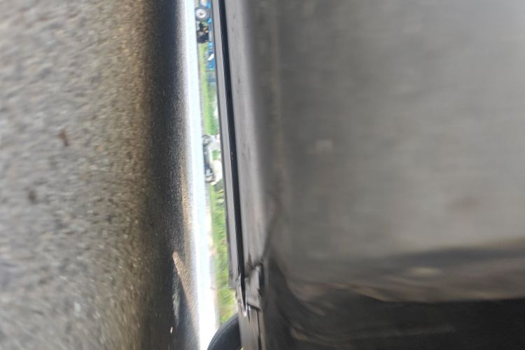 Tesla Model Y 2021 car image #23