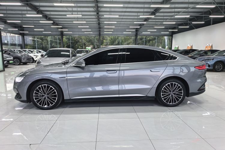 BYD Han 2023 immagine di auto #8