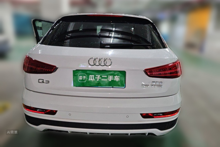 Audi Q3 2018 car image #6