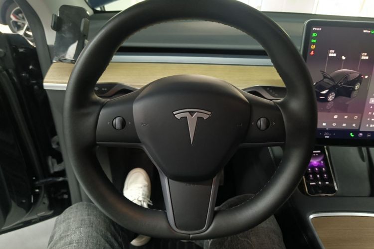 Tesla Model Y 2023 #11 Tesla Model Y 2023 car image #11