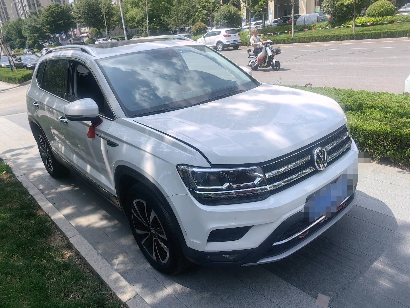 2019 car image #3