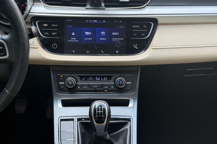 GEELY Emgrand 2019 car image #13