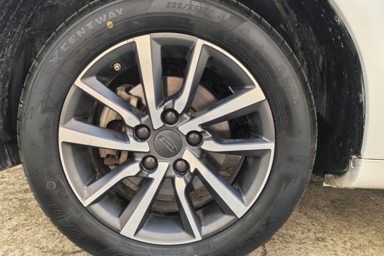 GEELY Emgrand 2019 #22 GEELY Emgrand 2019 car image #22