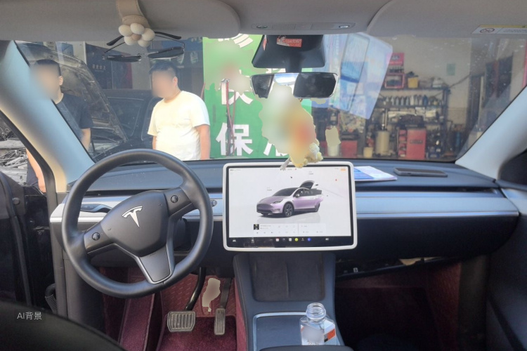 Tesla Model Y 2023 car image #11