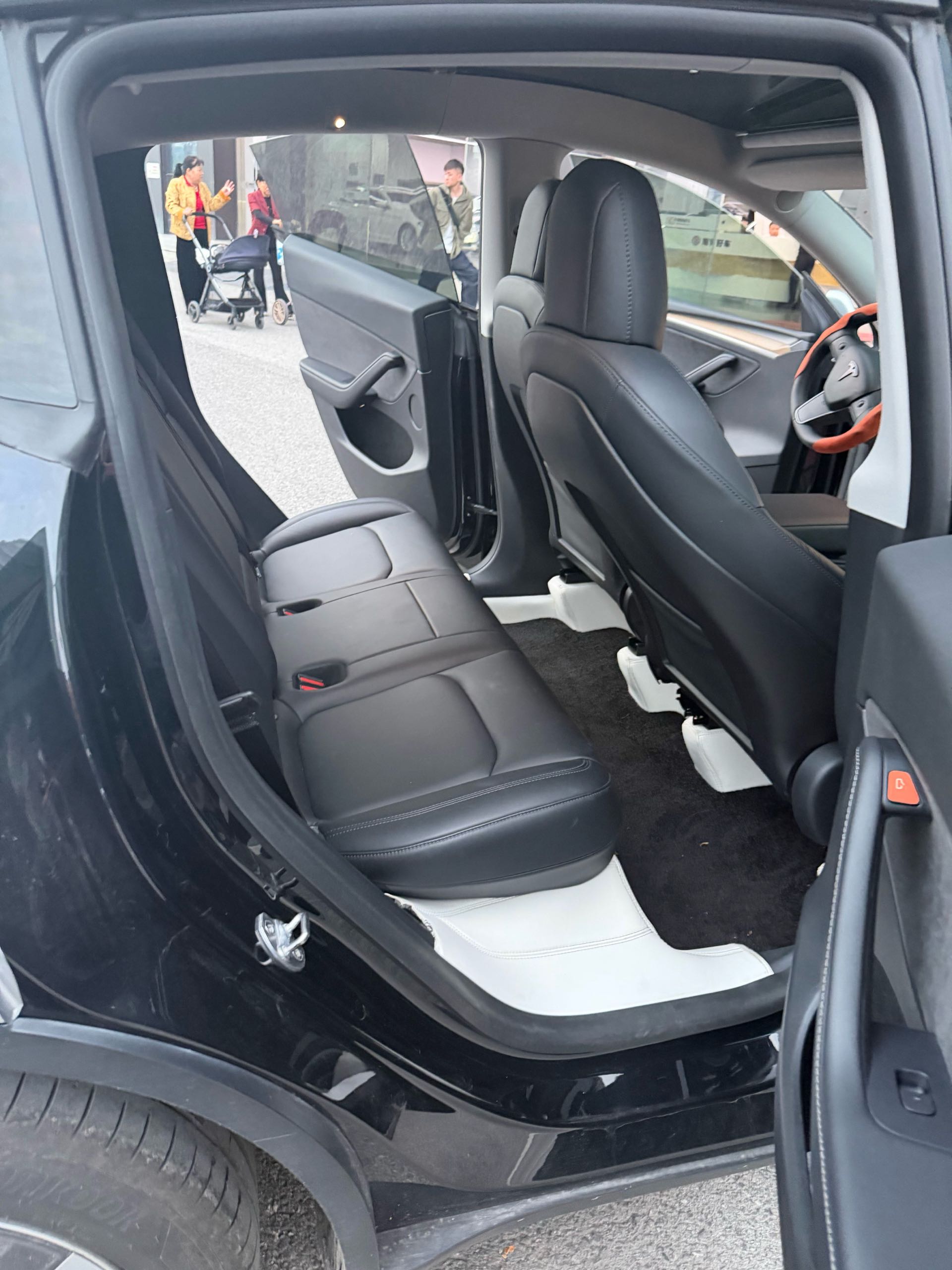 Tesla Model Y 2022 #3 Tesla Model Y 2022 car image #3