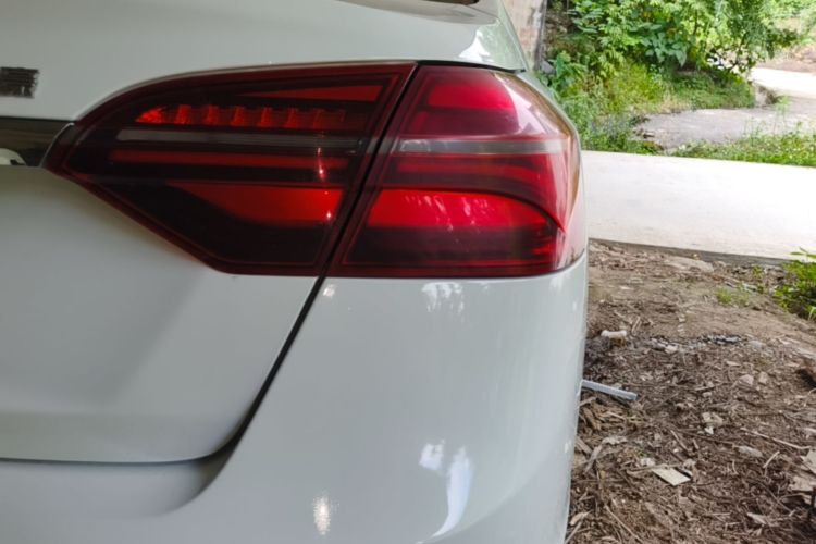 GEELY Emgrand 2018 car image #8