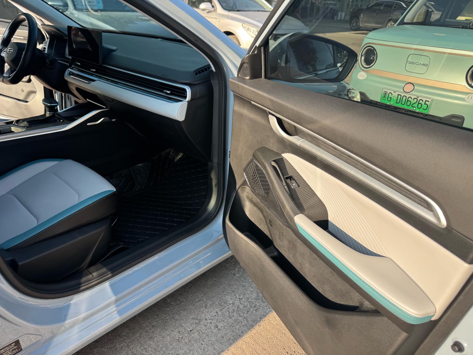 GEELY Emgrand 2023 car image #11