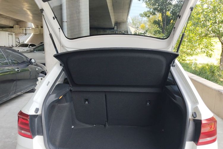 Volkswagen Santana 2016 car image #21