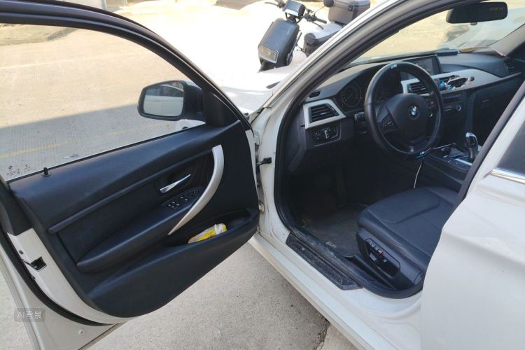 BMW 3 Series 2015 car image #18