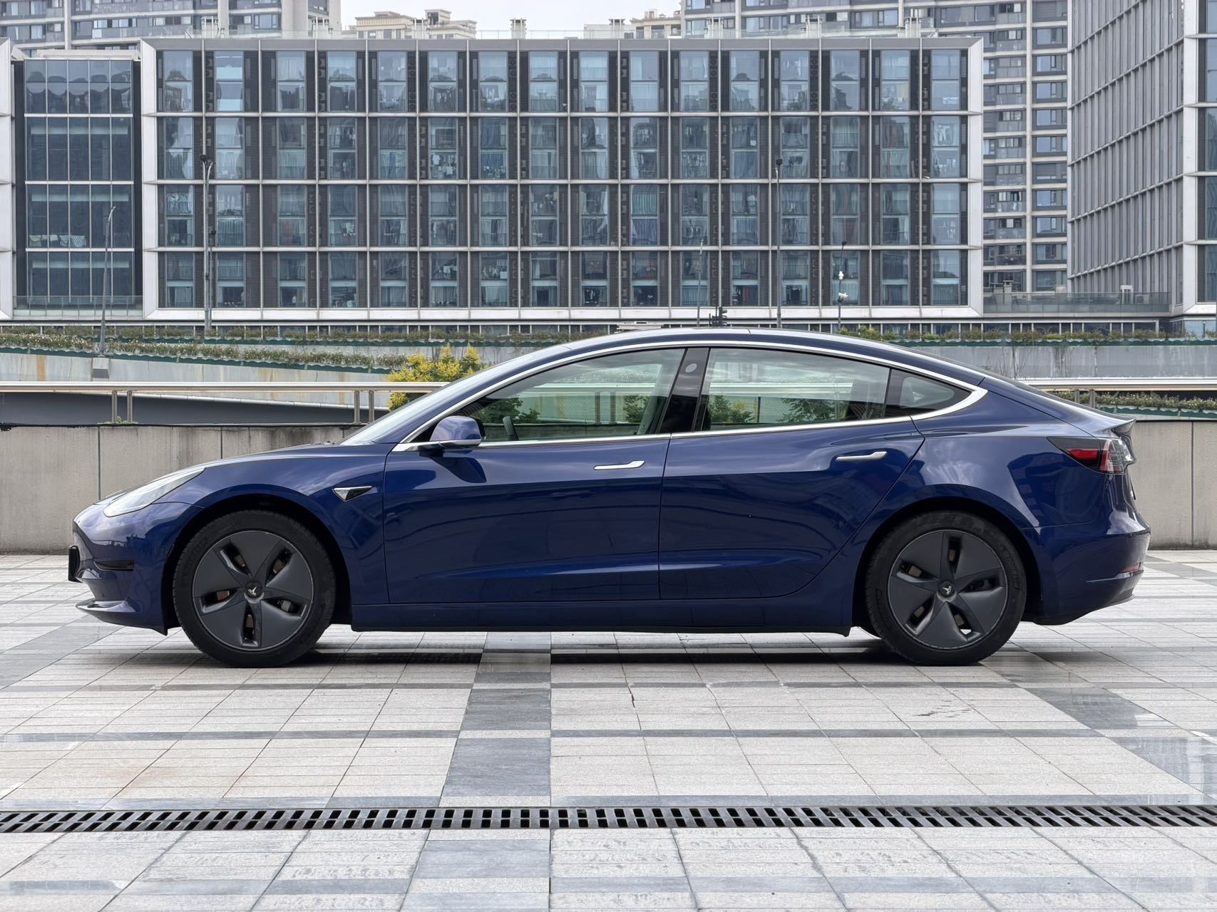 Tesla Model 3 2020 car image #4
