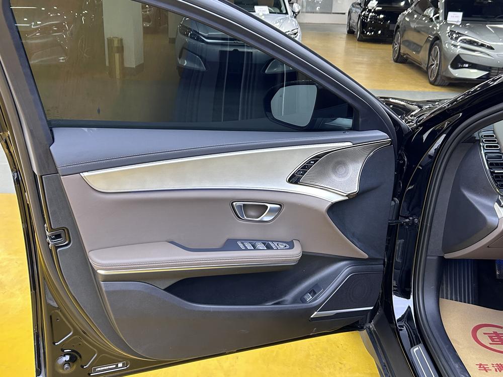 BYD Han 2025 car image #10