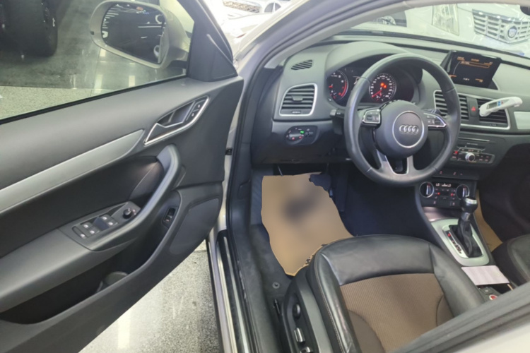 Audi Q3 2018 #16 Audi Q3 2018 car image #16