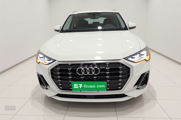 Audi Q3 2020 car image #3